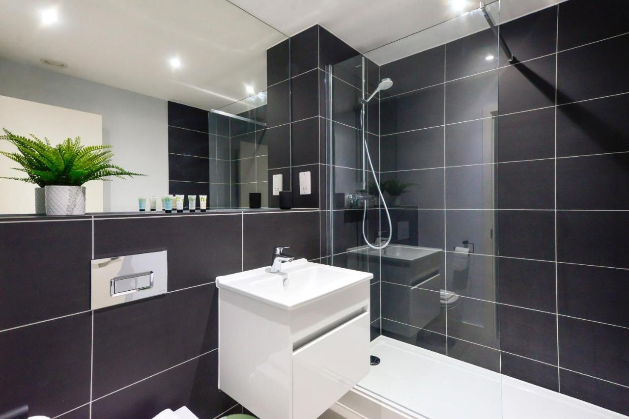 エディンバラGuestready - Splendid Flat In Leith With Parking!アパートメント エクステリア 写真