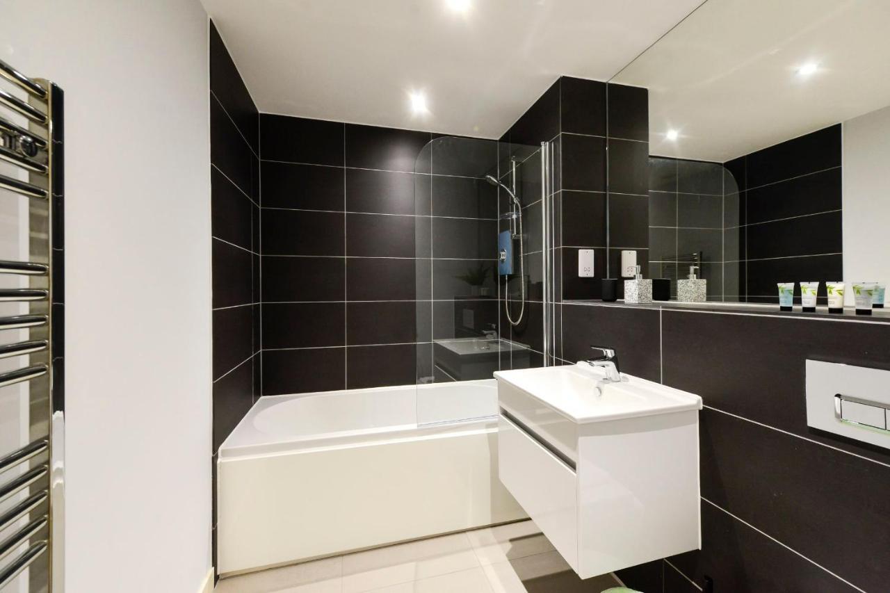 エディンバラGuestready - Splendid Flat In Leith With Parking!アパートメント エクステリア 写真