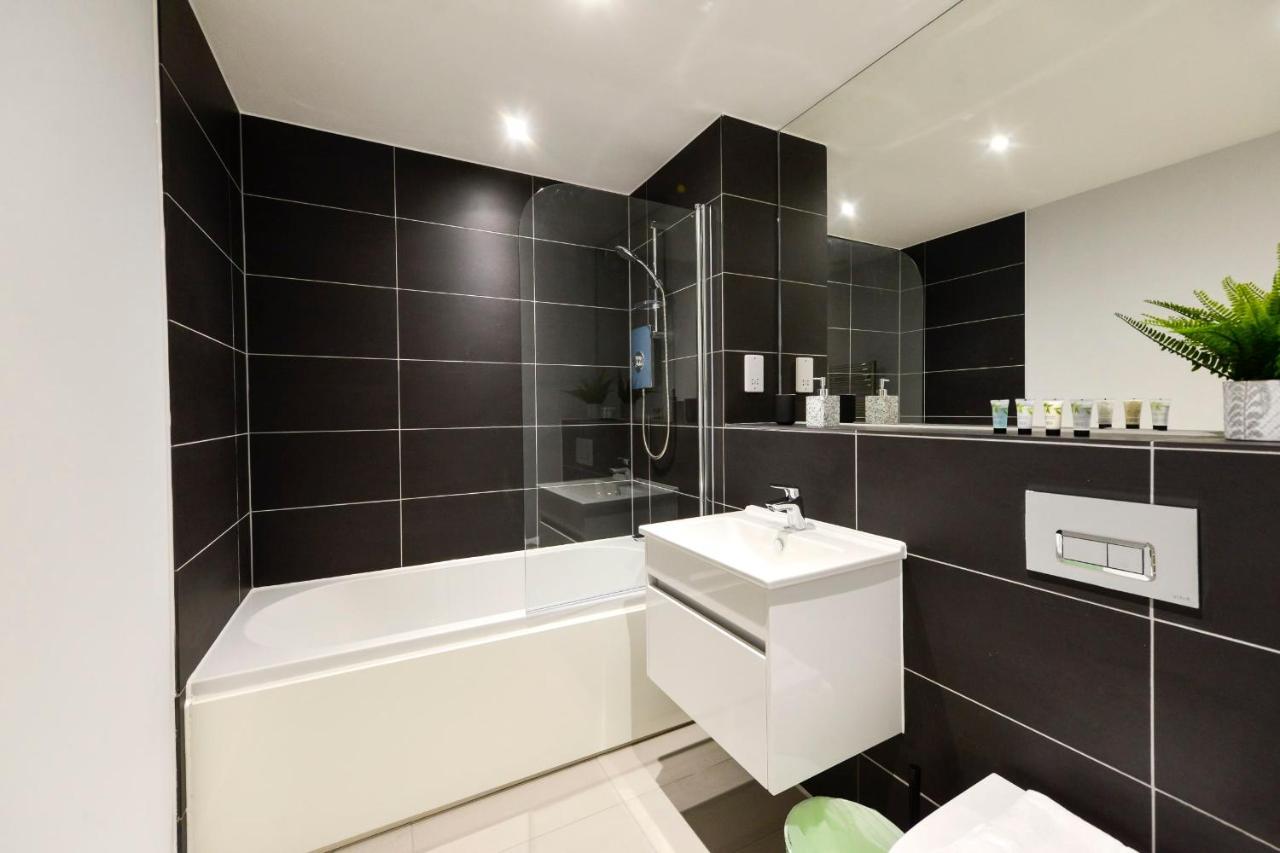 エディンバラGuestready - Splendid Flat In Leith With Parking!アパートメント エクステリア 写真